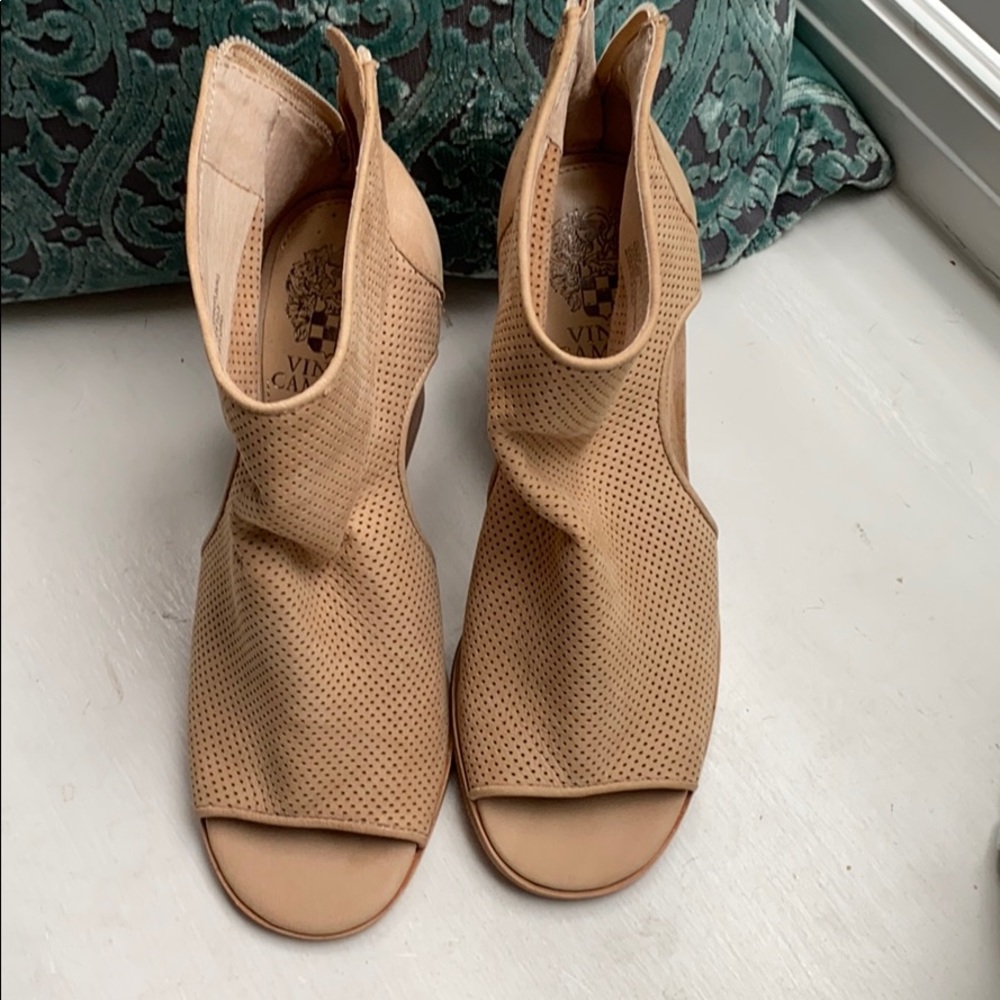 Vince Camuto sandal